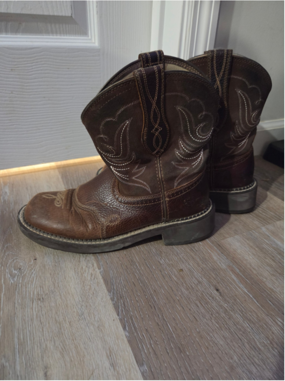 Women's Ariat Brown Leather Western Boots Size 9